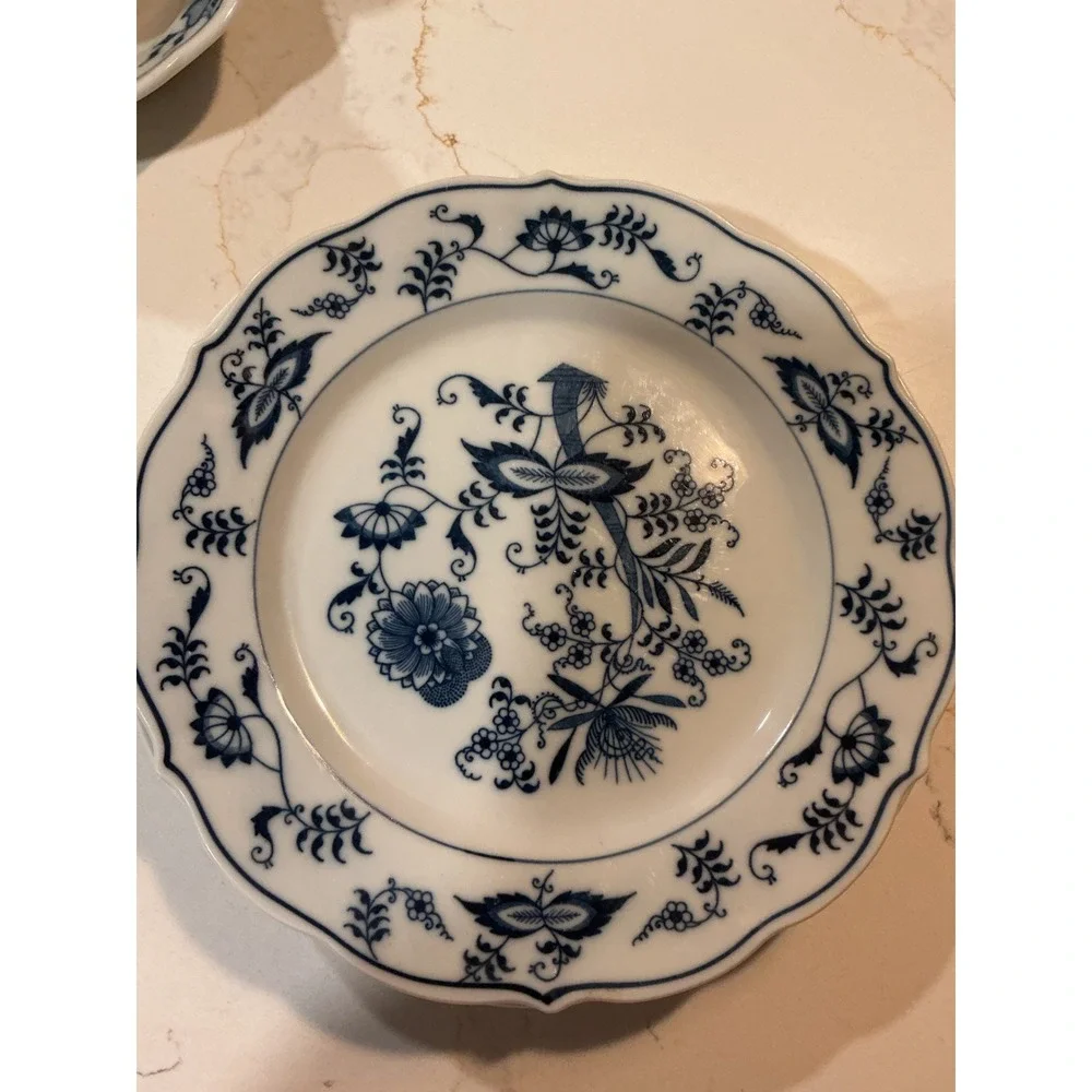 Blue Danube Japan Blue Onion Scalloped Bread and Butter Plates Set of 4